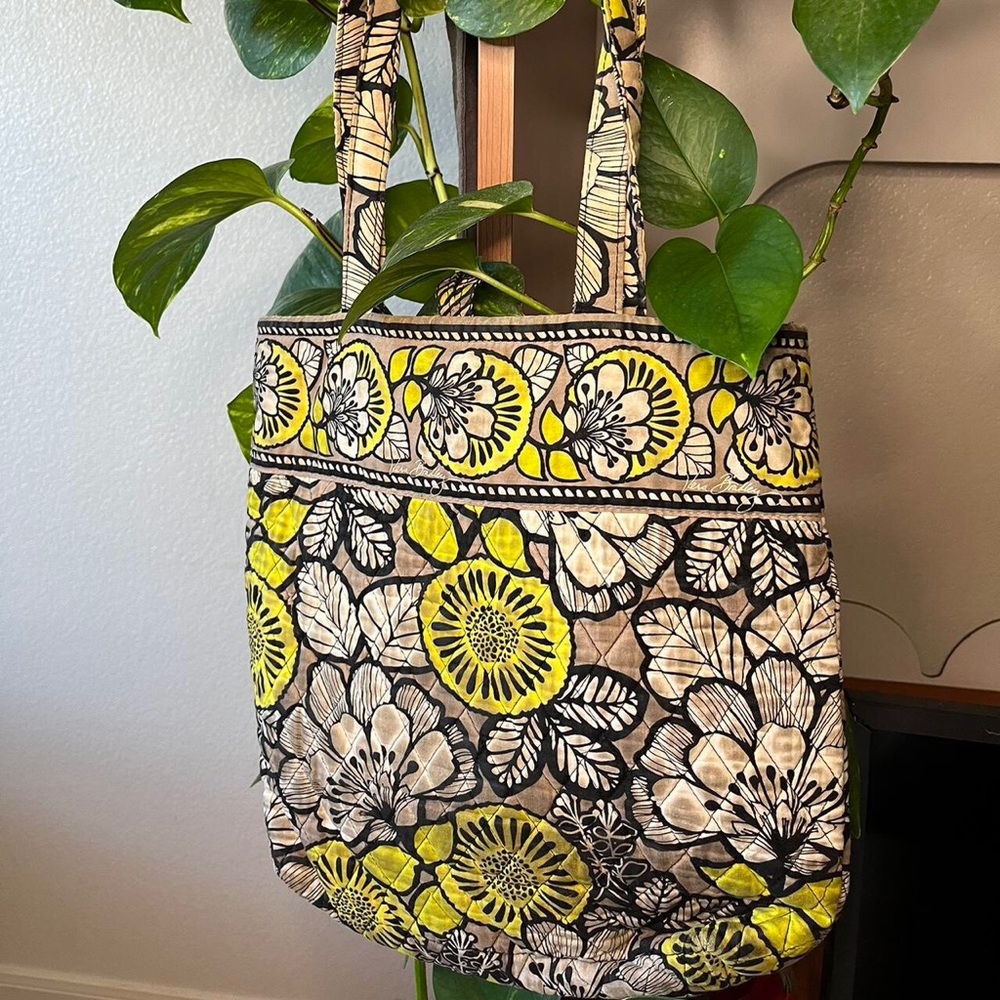 Vera Bradley tote bag